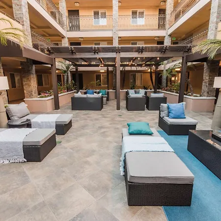 Best Western Plus Manhattan Beach Hotel